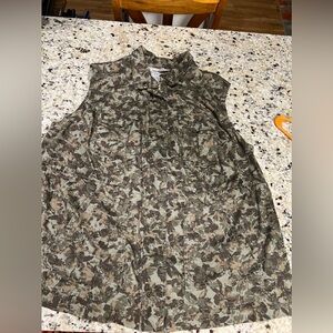 Woman Within Camo Plus size Utility Vest Jacket size 18/20 Green Floral